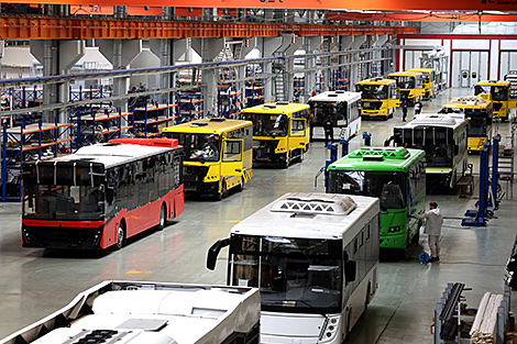 Как работает новое автобусное производство в Минске, рассказали в холдинге 