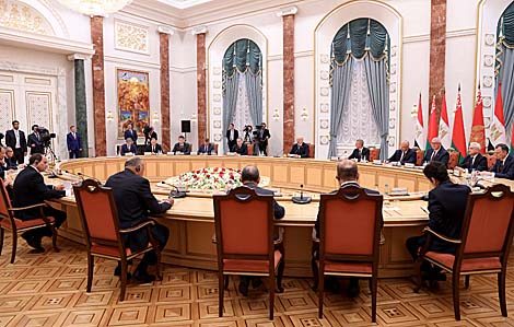 От компьютерных игр до электробусов - что Беларусь готова производить совместно с Египтом