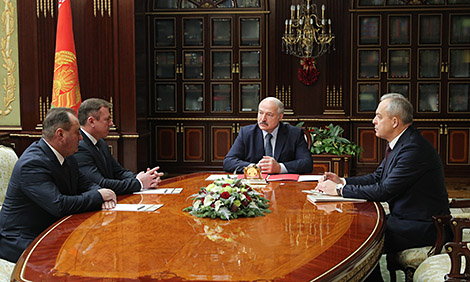Лукашенко анонсировал возможные изменения в сфере производства крепкого алкоголя