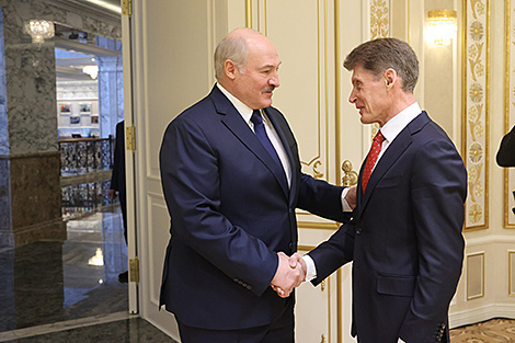 Кожемяко пригласил Лукашенко во Владивосток и пообещал открыть там торговый дом Беларуси