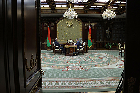 Лукашенко: в городах-спутниках Минска необходимо активнее создавать новые рабочие места