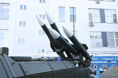 Более 150 образцов вооружения и техники представит Госкомвоенпром в ОАЭ на выставке IDEX