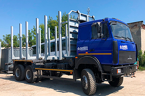 МАЗ поставил технику для заготовки леса в Сибирь