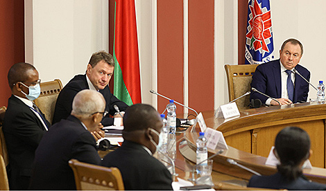 Беларусь готова обсуждать перспективы сотрудничества со странами Африки без изъятий и ограничений - Макей