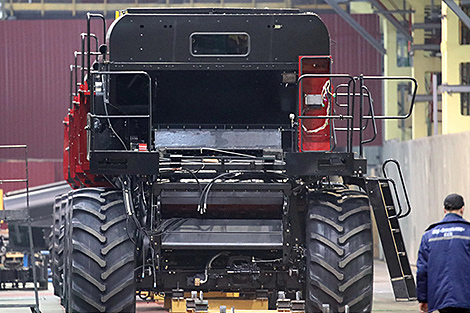 Гянджинский автомобильный завод планирует собрать в этом году более 1,2 тыс. белорусских тракторов