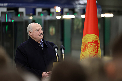 Лукашенко заявил о планах связать города-спутники с Минском наземным метро