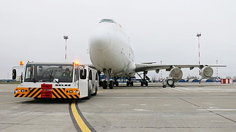 БелАЗ выводит на рынок обновленную технику для обслуживания аэропортов