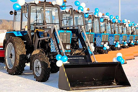Новые тракторы BELARUS получили десять муниципалитетов Кузбасса