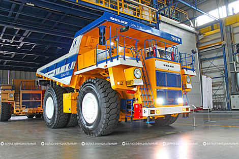 Карьерный грейдер, новые модели самосвалов. Какую технику начал выпускать БЕЛАЗ