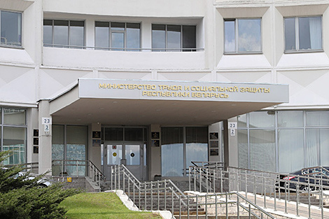 Расходы на пенсии в Беларуси сопоставимы с аналогичными в Европе - Костевич