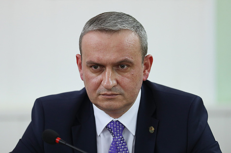 Беларусь готова обсуждать переориентацию экспорта калийных удобрений через российские порты - Авраменко