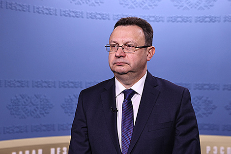 Пиневич: первый образец белорусской вакцины может появиться к концу августа