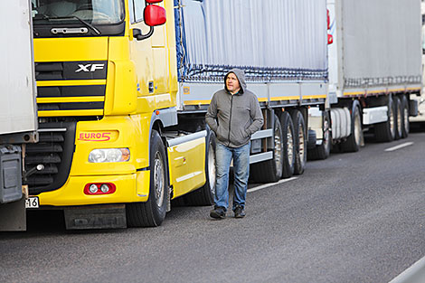 Транзитным перевозчикам выделили четыре дополнительные стоянки для отдыха, питания и заправки