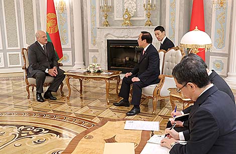 Лукашэнка выступае за павышэнне ўзроўню адносін Беларусі з Японіяй, асабліва ў інвестыцыйнай сферы
