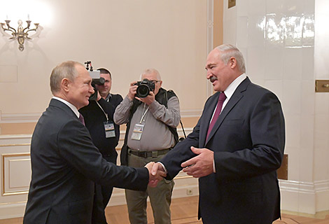 Лукашэнка адзначае каласальны прагрэс у развіцці супрацоўніцтва з Расіяй