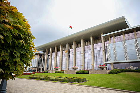 Лукашэнка зацвердзіў важнейшыя прагнозныя параметры развіцця Беларусі на 2026 год