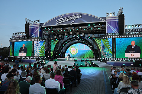 Лукашэнка на свяце 