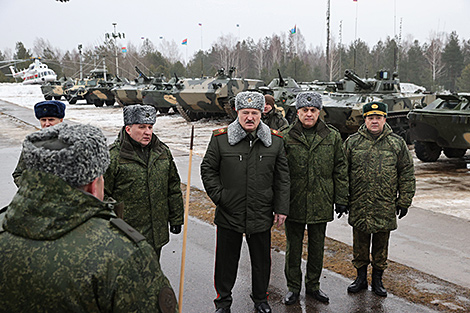 Лукашэнка: заўтра мы абмяркуем з Пуціным далейшыя дзеянні сумеснай групоўкі войскаў