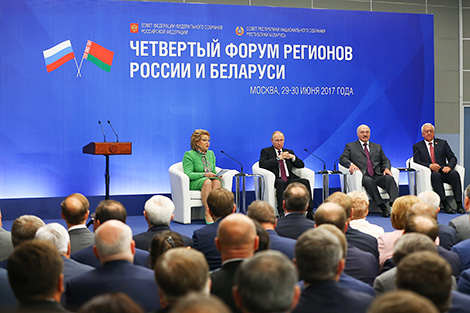Лукашэнка: Беларусь і Расія атрымліваюць значныя выгады ў выніку аб'яднання сваіх магчымасцей