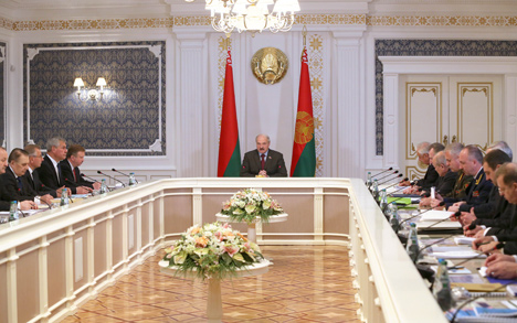 Лукашэнка: Урад будучага пяцігоддзя сфарміраваны ў асноўным яшчэ да прэзідэнцкіх выбараў