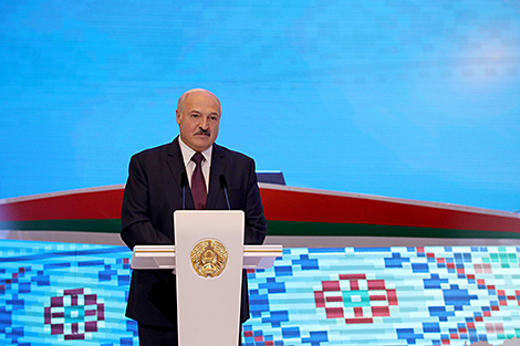 Лукашэнка: суверэнітэт - гэта не абстрактнае паняцце, а тое, што дае магчымасць нам заставацца беларусамі
