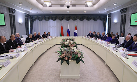 Лукашэнка: у Беларусі і Расіі яшчэ будуць вучыцца, як пераадольваць санкцыі