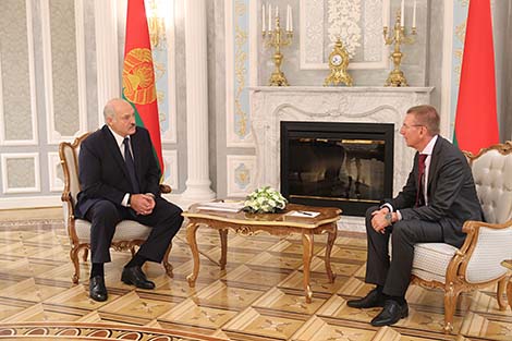 Лукашэнка: Беларусь мае намер больш сур'ёзна развіваць эканамічныя адносіны з Латвіяй