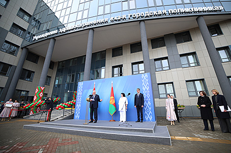 Лукашэнка адкрыў у Мінску паліклініку будучыні