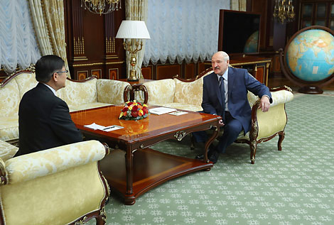 Лукашэнка абмеркаваў з паслом Кітая падрыхтоўку да саміту ШАС і развіццё двухбаковых адносін