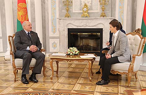 Лукашэнка: Беларусь гатова да пашырэння сумесных з Сербіяй праектаў у эканоміцы, культуры і спорце