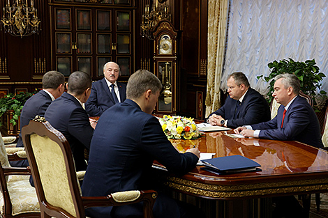 Лукашэнка: ПВТ павінен працаваць перш за ўсё на Беларусь