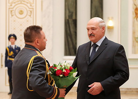 Лукашэнка ўручыў дзяржаўныя ўзнагароды прадстаўнікам розных сфер