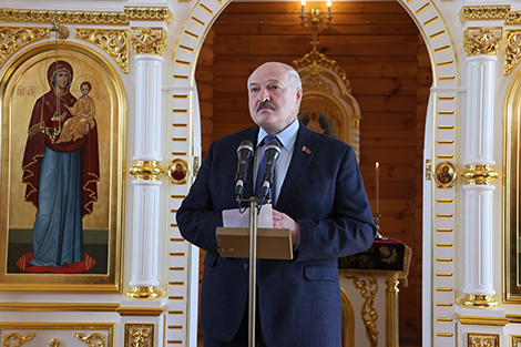 Лукашэнка: шчасце ў беларусаў адно - трэба зберагчы нашу зямлю