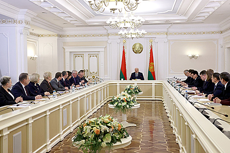 Лукашэнка: уступная кампанія ў ВНУ не павінна быць латарэяй