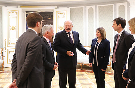 Лукашэнка прапануе Вялікабрытаніі больш актыўна інвесціраваць у Беларусь