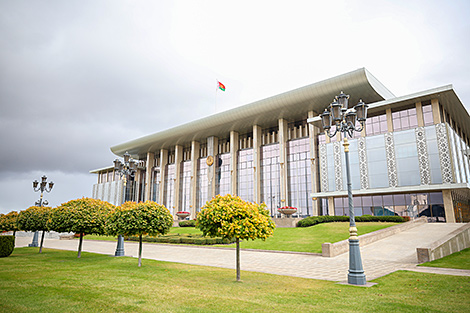 Лукашэнка заслухаў даклады Крутога і Качанавай. У ліку галоўнага - нарада па Віцебшчыне і маніторынг у гандлі