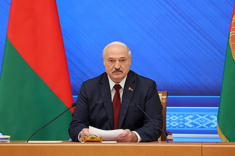 Лукашэнка: Беларусь прайшла сур'ёзнае выпрабаванне на нацыянальнае адзінства