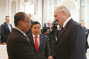 Лукашэнка: Беларусь гатова развіваць супрацоўніцтва з М'янмай па ўсіх напрамках