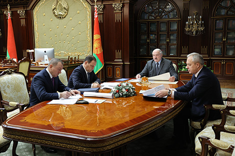 Лукашэнку прадстаўлены прапановы па пераглядзе структуры і колькасці МЗС і загранустаноў