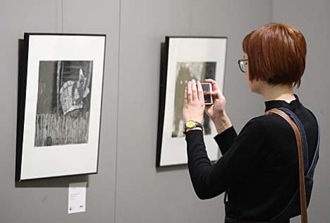 Кніжную графіку беларускіх мастакоў прадставілі ў сталічным Палацы мастацтва