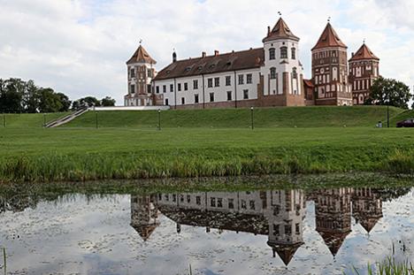 Выступленне шатландскай пяхоты і ўрок рэстаўрацыі. Як Мірскі замак адзначыць Дзень музеяў