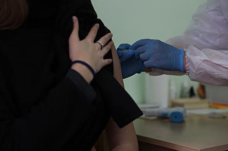 Больш за 6,5 млн жыхароў Беларусі прайшлі поўны курс вакцынацыі супраць COVID-19