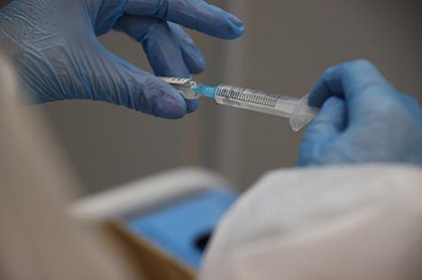 Поўны курс вакцынацыі супраць COVID-19 прайшлі больш як 6,5 млн грамадзян Беларусі