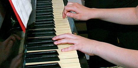 Маладыя піяністы з пяці краін прымуць удзел у конкурсе імя Рыхтэра ў Брэсце