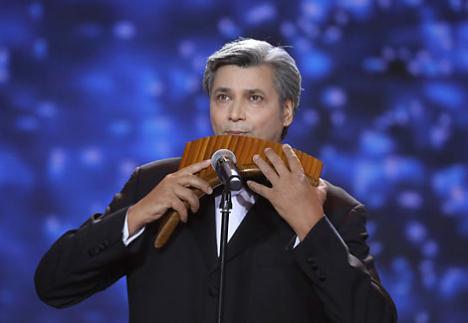 Лукашэнка ўзнагародзіў саліста малдаўскай філармоніі Канстанціна Масковіча медалём Францыска Скарыны