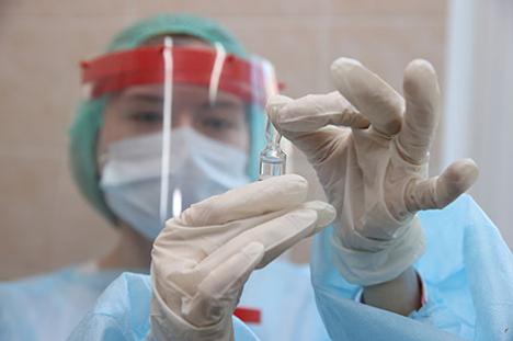 Вакцынацыя беларусаў ад каранавіруса пачнецца ў студзені