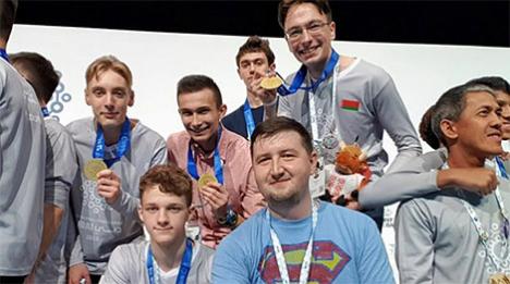 Каманда з Беларусі заваявала першае месца на FIRST Global Challenge 2019