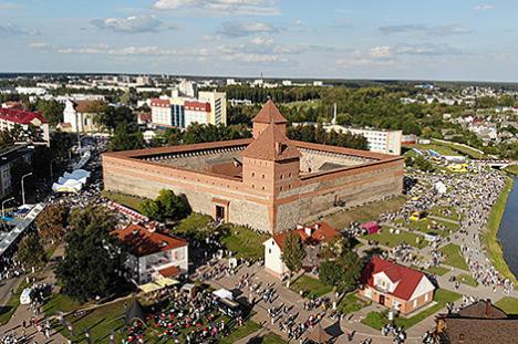 Унікальны арт-аб'ект і доўгачаканыя кніжныя навінкі. Горад з 700-гадовай гісторыяй запрашае на Дзень пісьменства