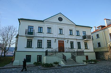 Гісторыя трагічнага кахання: канцэрт на вершы Уладзіміра Караткевіча пройдзе ў музеі Багдановіча