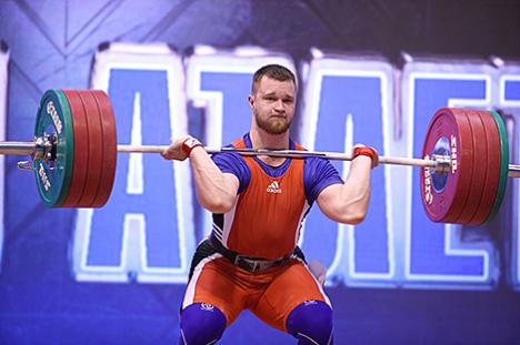Беларускі штангіст Саковіч выйграў бронзу ў штуршку на маладзёжным чэмпіянаце свету